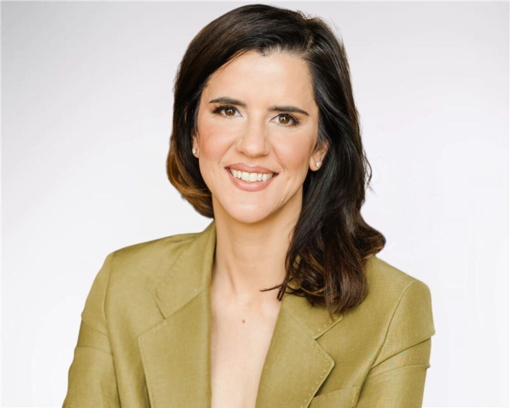 Kim Headshot